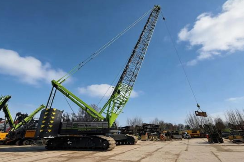 中联重科ZCC2200AE5履带起重机正式登陆欧盟高端市场