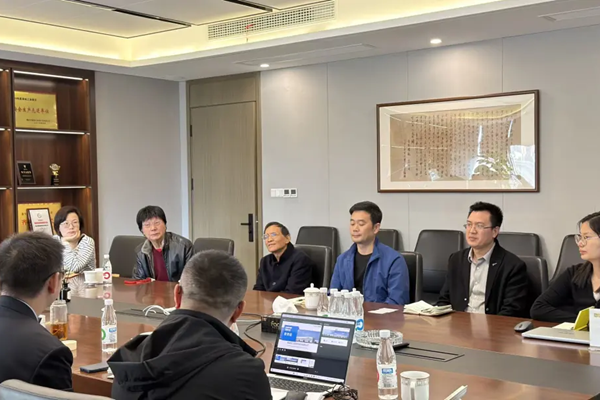 重庆塑协党支部书记刘汉龙带队走进重庆溯联塑胶