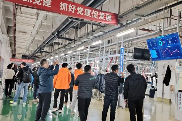 AI 重构人货场！全链路智慧红豆领跑服装新零售